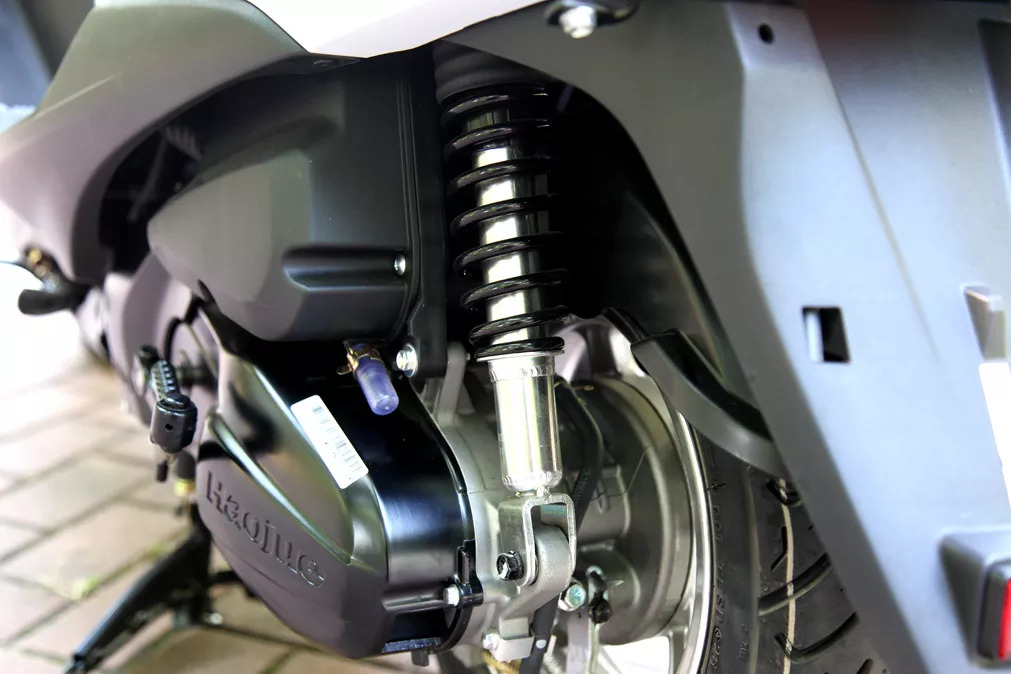 豪爵踏板摩托车vh125零售价多少,无痕测评豪爵vh150