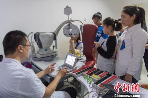 儿童近视视力矫正骗局,少儿近视治疗