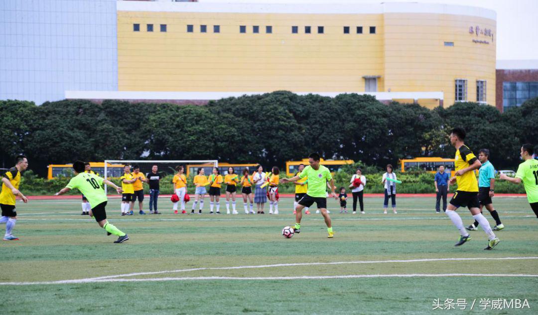 增进友谊,体验快乐——学威国际商学院第三届足球友谊赛进行时