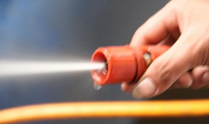 汽车养护小窍门搞笑,汽车油迹怎么清洁