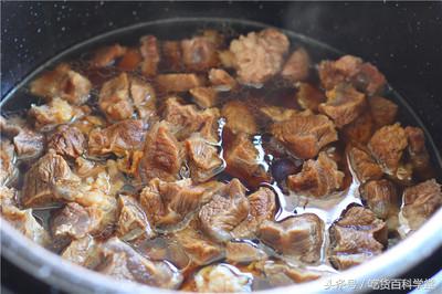 为啥炖出来的牛肉柴的很,牛肉怎么炖才软烂不发柴的关键