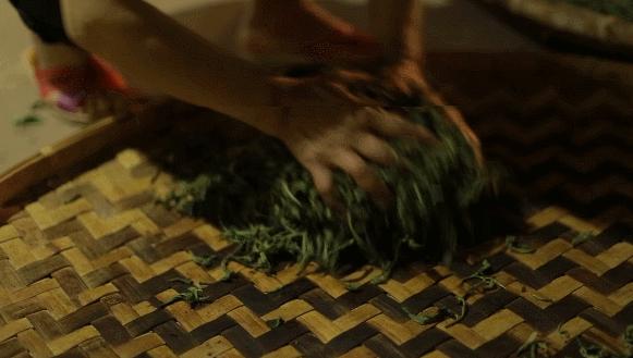 布朗山大树熟茶饼,布朗山大树茶饼