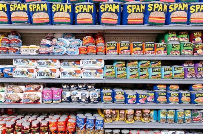 卖假货还能瞬间秒空,英国艺术家的快闪店火遍ins