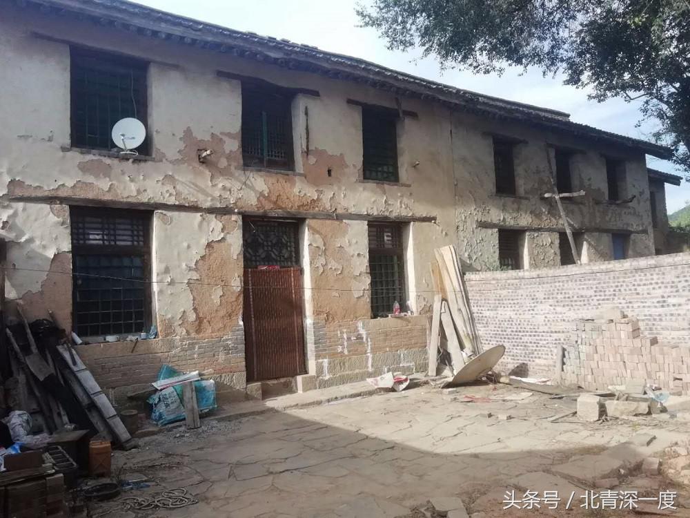 女孩指证养父养兄性侵之后：他们都认为是我错了