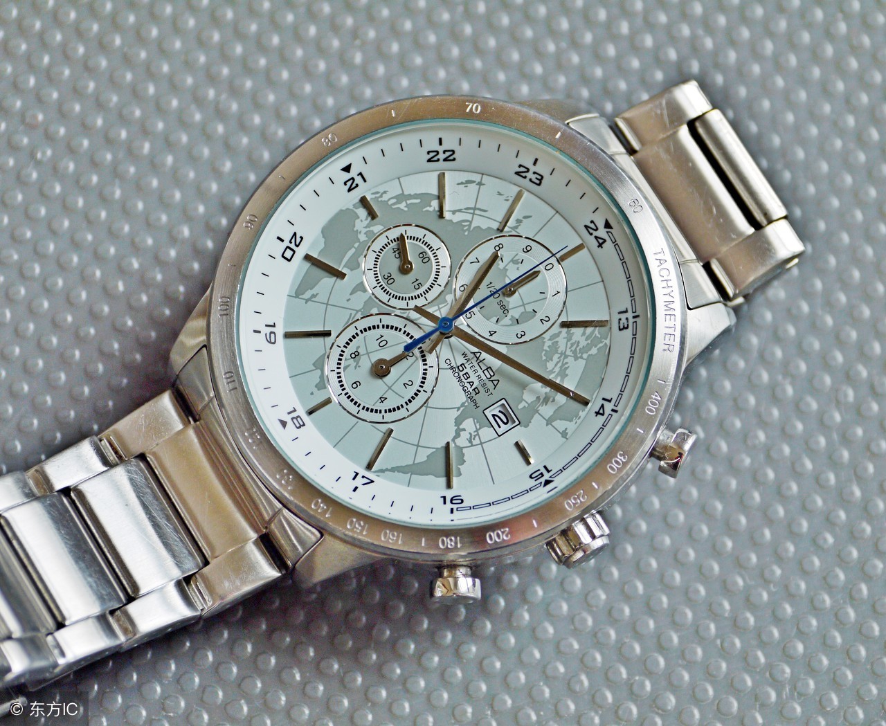 手表进水用米能吸出来吗,手表进水了放大米真的管用吗