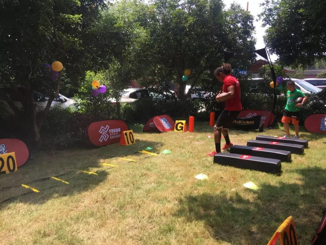 美式橄榄球比赛儿童,儿童美式橄榄球