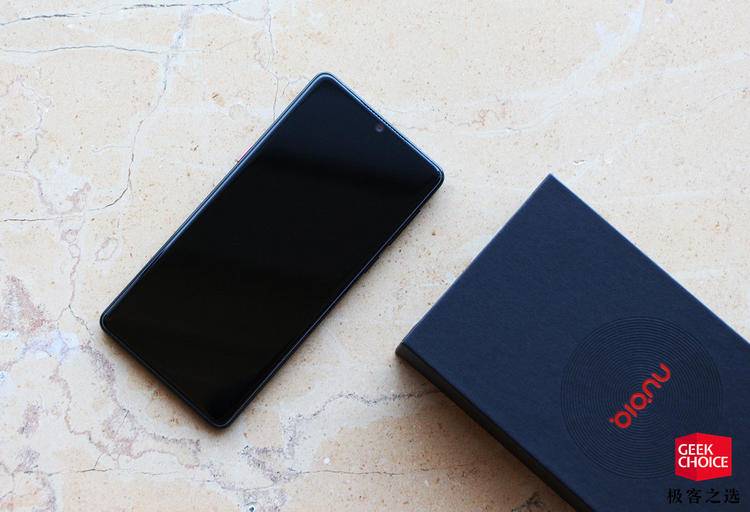 努比亚z18外观对比,努比亚z18全面屏图