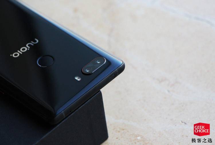 努比亚z18外观对比,努比亚z18全面屏图