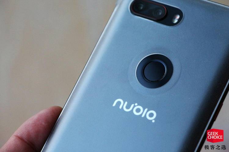 努比亚z18外观对比,努比亚z18全面屏图