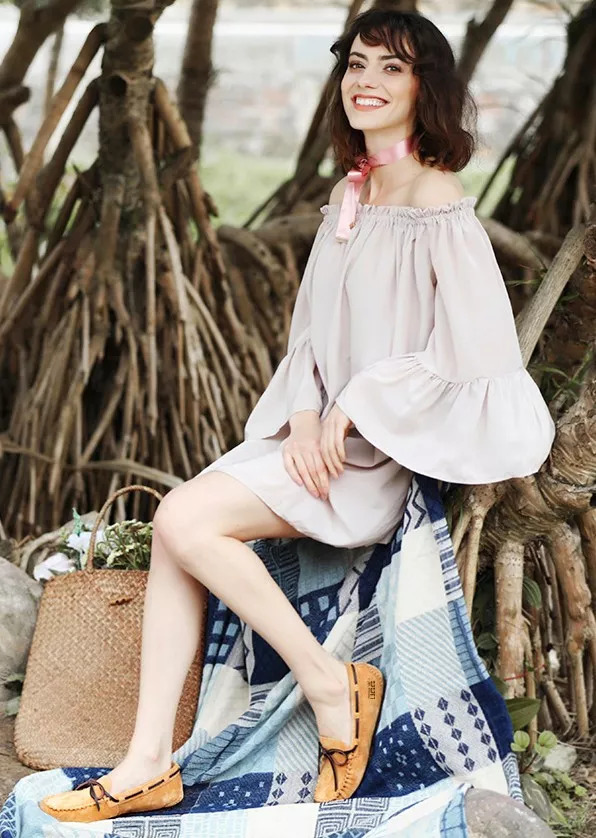 安妮海瑟薇、贾静雯、凯特王妃为什么都爱豆豆鞋？澳洲百年UGG，手工真皮、弹力软底超舒服，带娃、逛街，走哪都不累！