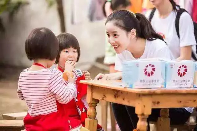 如何评价章泽天的,章泽天到底有多清醒