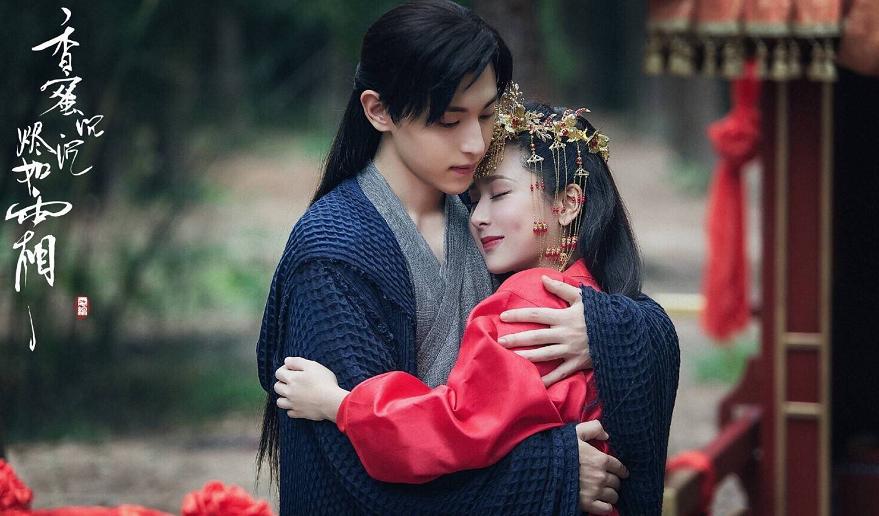 杨紫发博表白角色，邓伦热情回应，喊话“快请我吃饭”