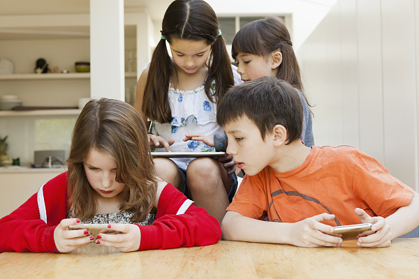 儿童青少年近视率居高不下！治疗市场混乱须重拳出击