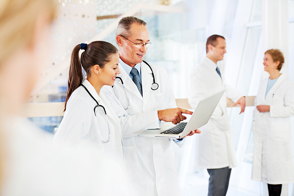 儿童青少年近视率居高不下！治疗市场混乱须重拳出击