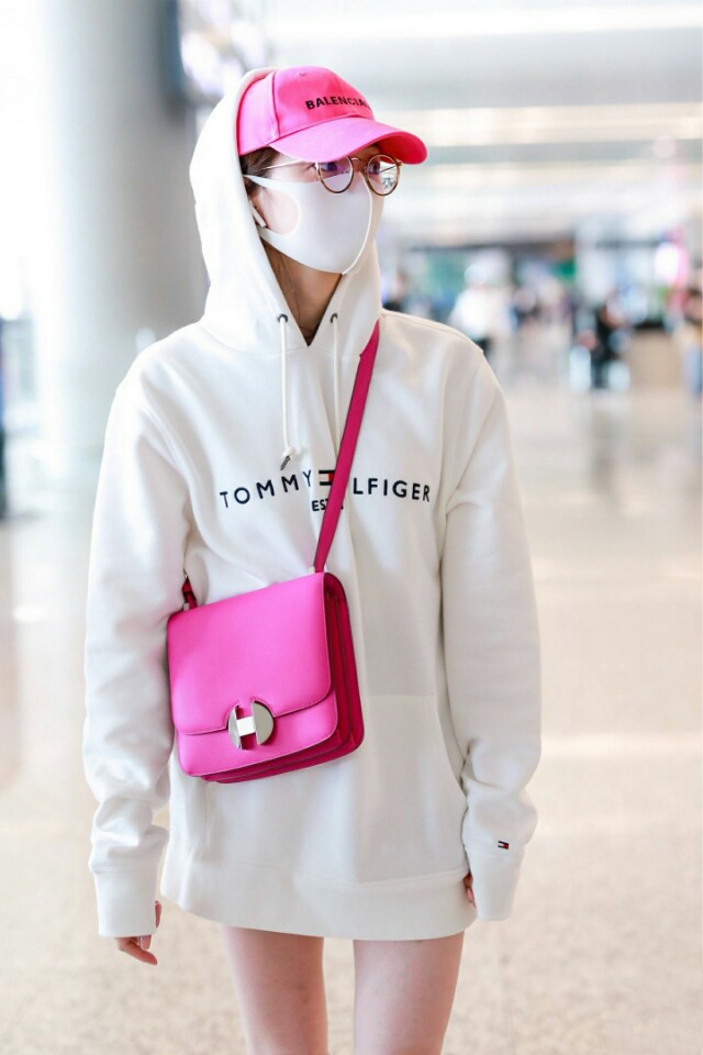 江疏影运动穿搭,江疏影长筒靴穿搭