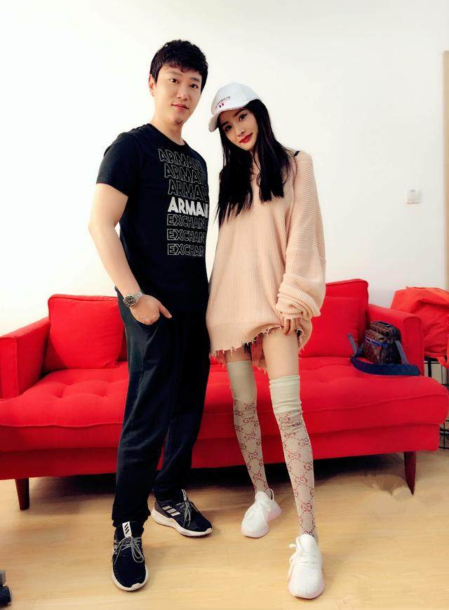 江疏影运动穿搭,江疏影长筒靴穿搭