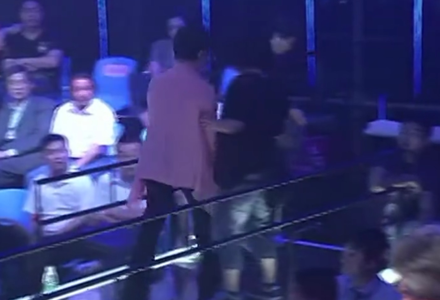 歌唱比赛选手迟到,选手迟到李谷一愤然离场