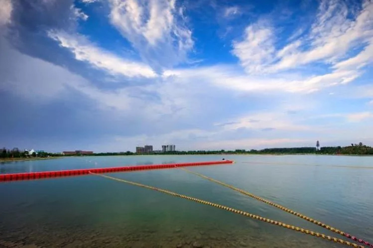 许昌此处美极：你来，水奏龙舟曲；你走，风送奇花香！