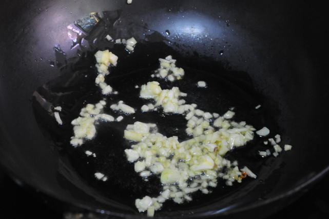 粉条煮一会就粘是假粉条吗,粉条煮出来发粘是真粉条吗