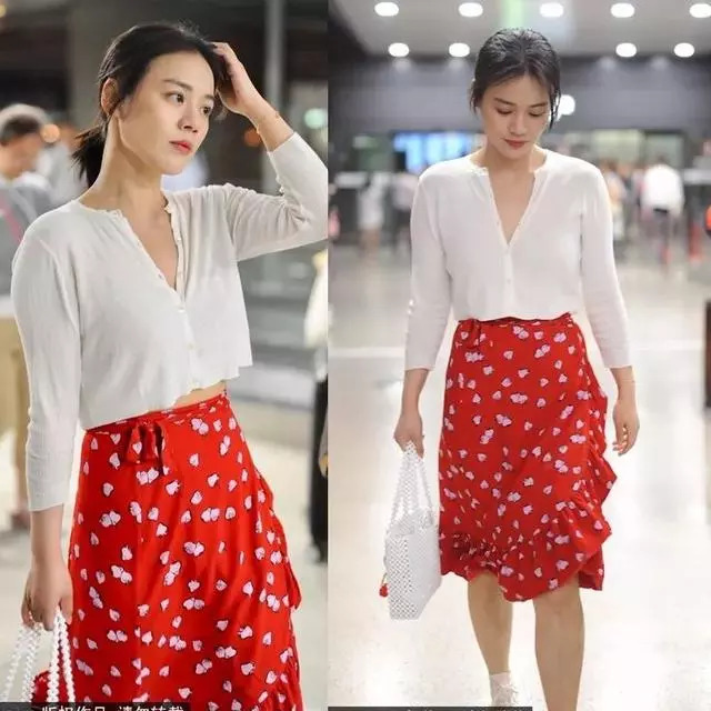 浅绿色碎花连衣裙怎么搭配毛衣,法国女人碎花连衣裙搭配西装外套