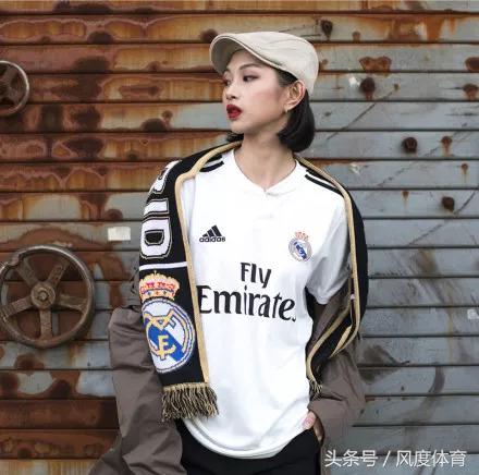 为什么穿球衣里面还要穿一个t恤,球衣能不能当t恤穿