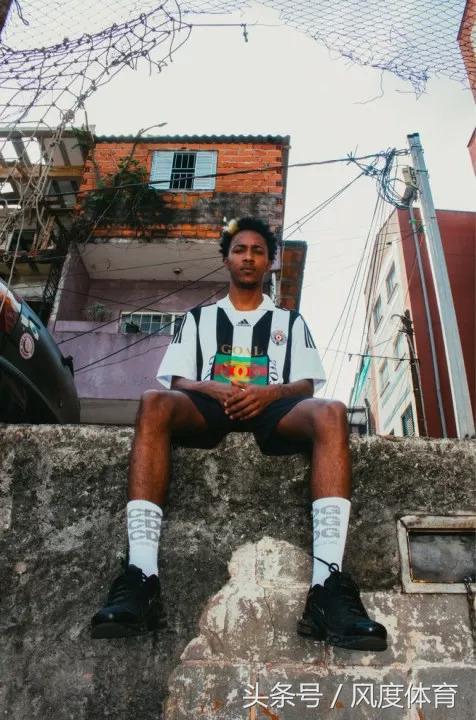 为什么穿球衣里面还要穿一个t恤,球衣能不能当t恤穿