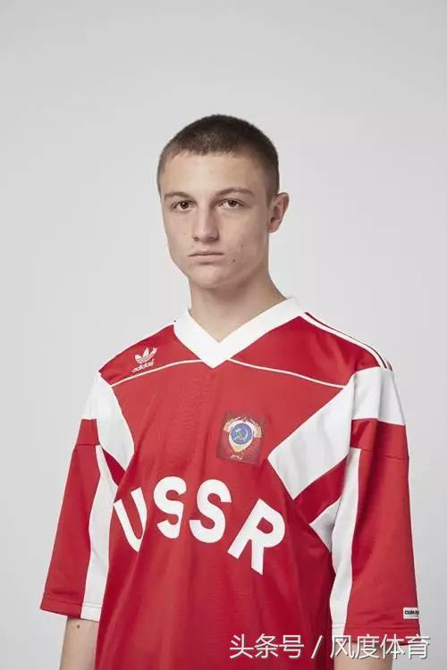 为什么穿球衣里面还要穿一个t恤,球衣能不能当t恤穿