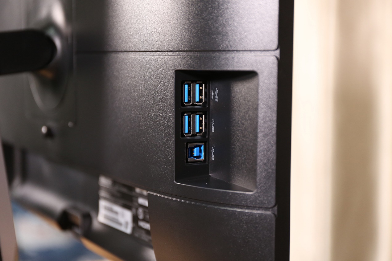 飞利浦显示器241p8q,飞利浦241v8显示器优缺点