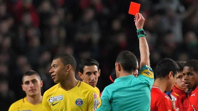 世界杯吃一张红牌被禁赛几场,姆巴佩红牌禁赛