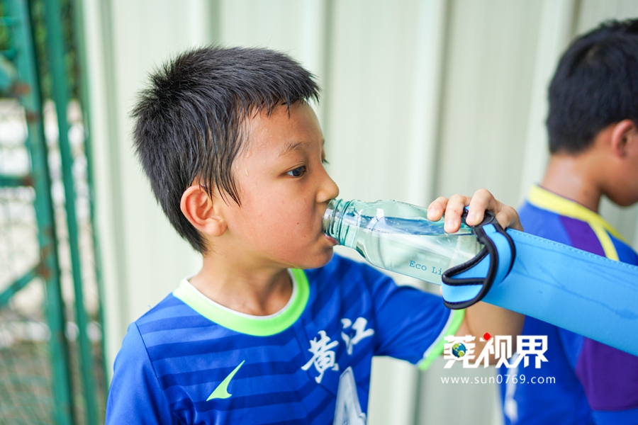 东莞足球天才少年,东莞14岁篮球少年