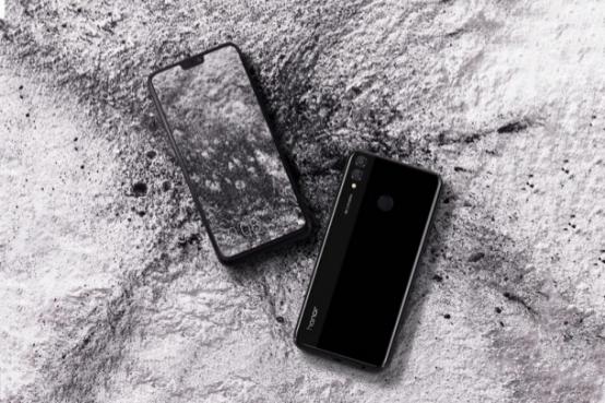 荣耀8x与荣耀畅玩30plus对比,华为畅享9plus和荣耀8x哪个好