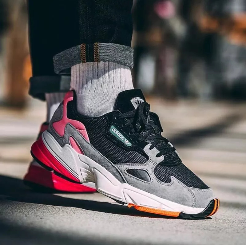 老爹鞋今年的新款,秋冬值得入手的老爹鞋