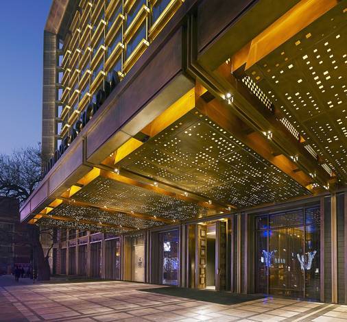 你猜，北京胡同到底有多美？这才是老胡同里边酒店该有的调调！