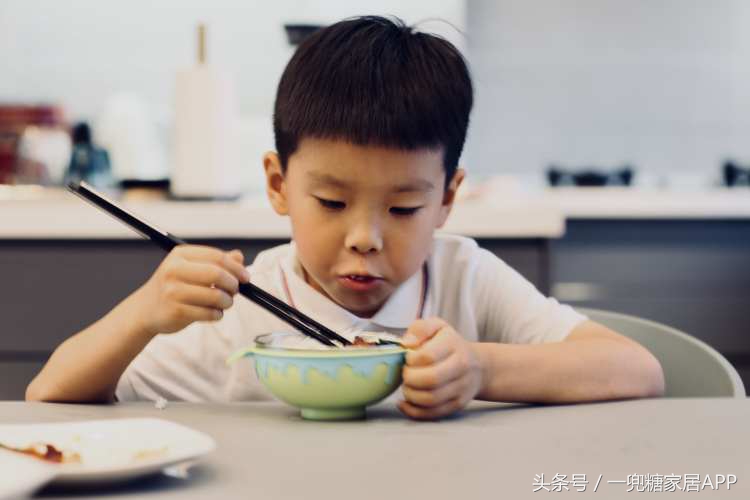 为了2个娃，我183㎡的家，没一个凸出来的柜门把手