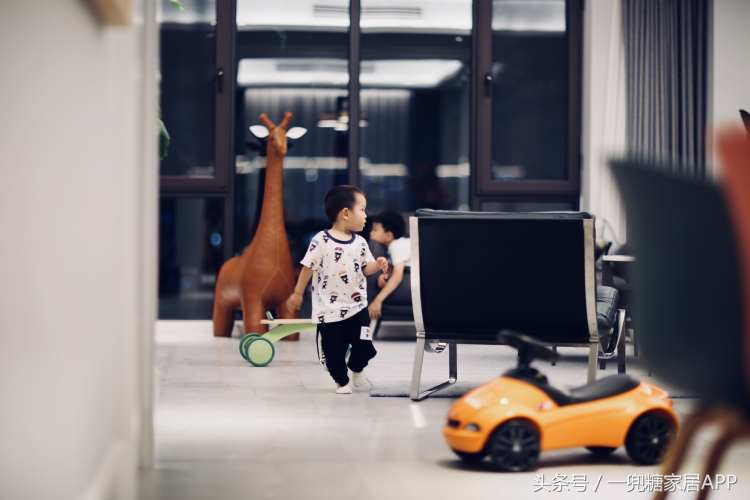 为了2个娃，我183㎡的家，没一个凸出来的柜门把手