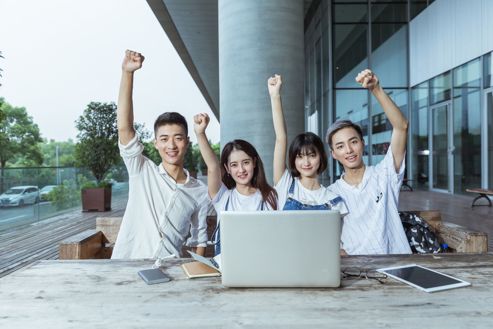 低风险创业三大必备要素,大学生创业需要具备哪些要素