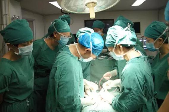 女人这里忽然变粗，十有八九是卵巢癌在作怪，最好尽早去检查