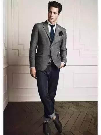 男士穿呢子大衣牛仔裤配什么鞋子,男士牛仔裤配哪种鞋子显得高级