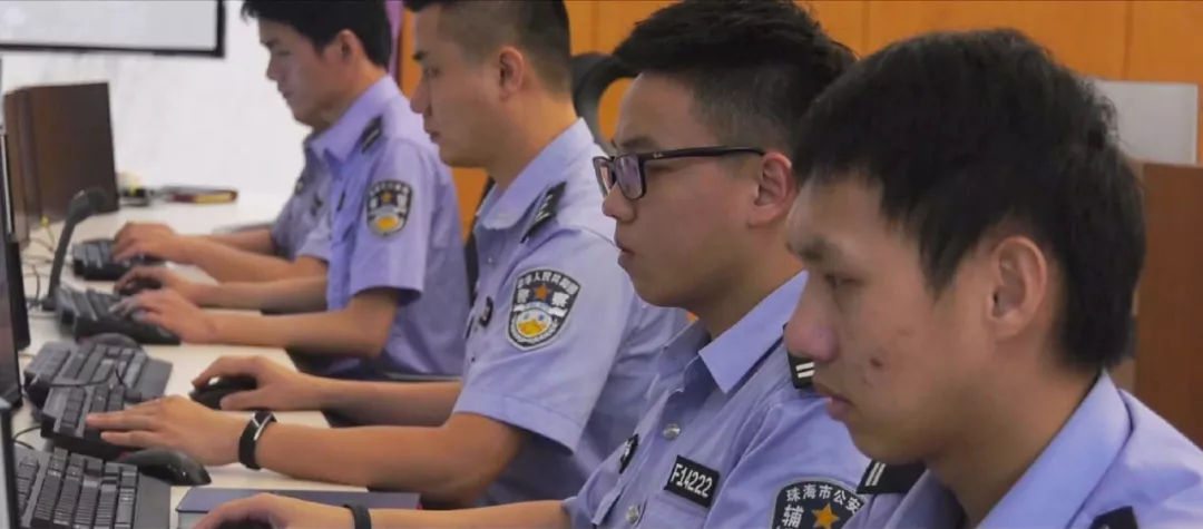 两车相撞几十万,连撞30两车事故