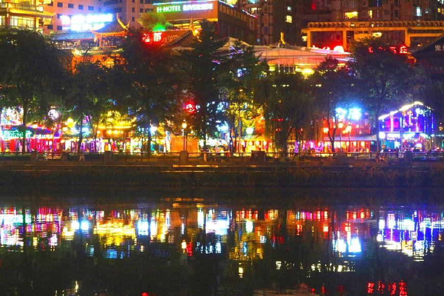 夜色中的九眼桥,美丽夜景太迷人成都九眼桥酒吧