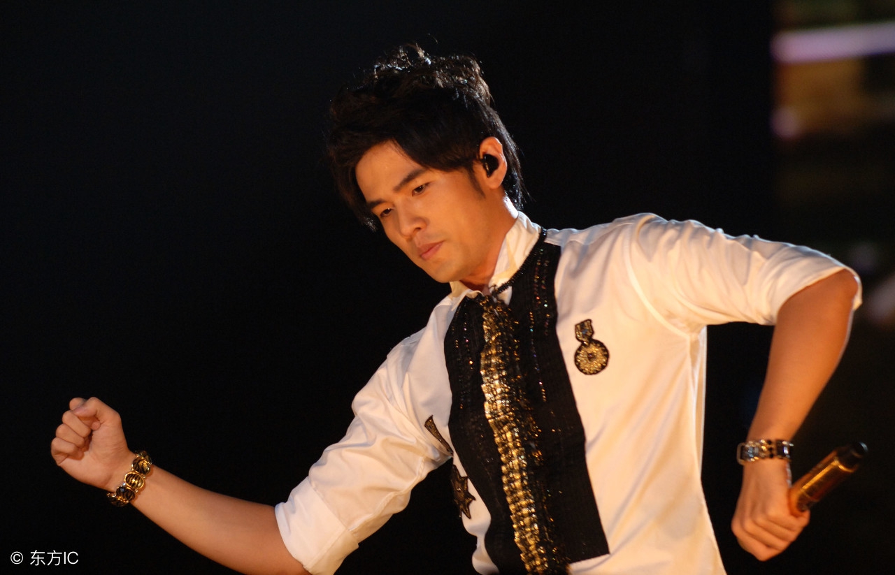 每个80后的青春都有一个张信哲,每个80后的心中都有一个孙燕姿