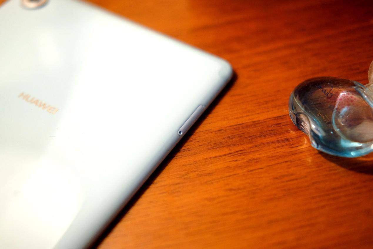 华为平板m5青春版体验视频,华为m5平板青釉版价格