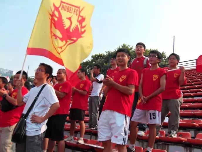 致球迷,致足球球迷