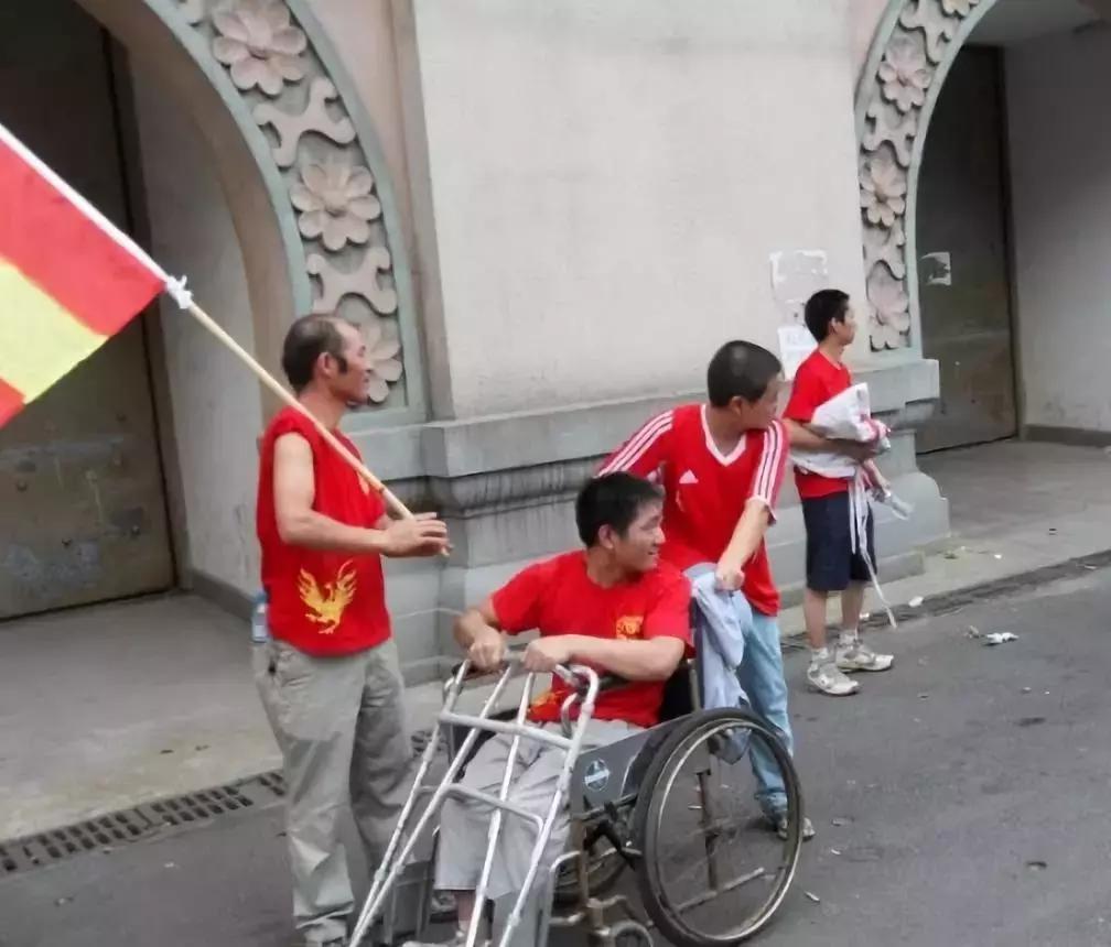 致球迷,致足球球迷