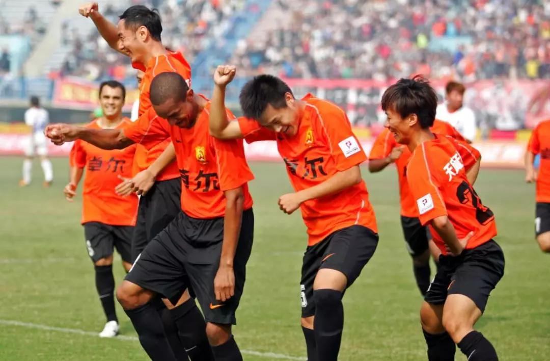 致球迷,致足球球迷