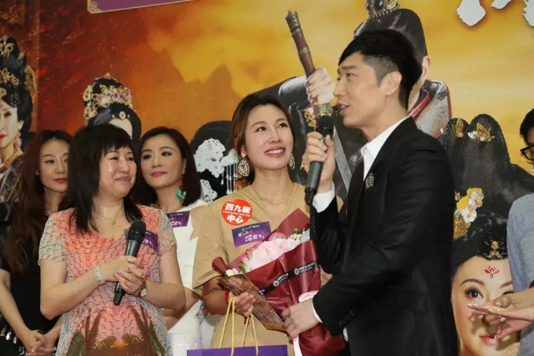 40岁tvb前小生宣布太太怀女,49岁前tvb花旦被指婚变