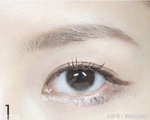 夏天脸上出油严重怎么补妆,夏天脸上容易出油怎么化妆