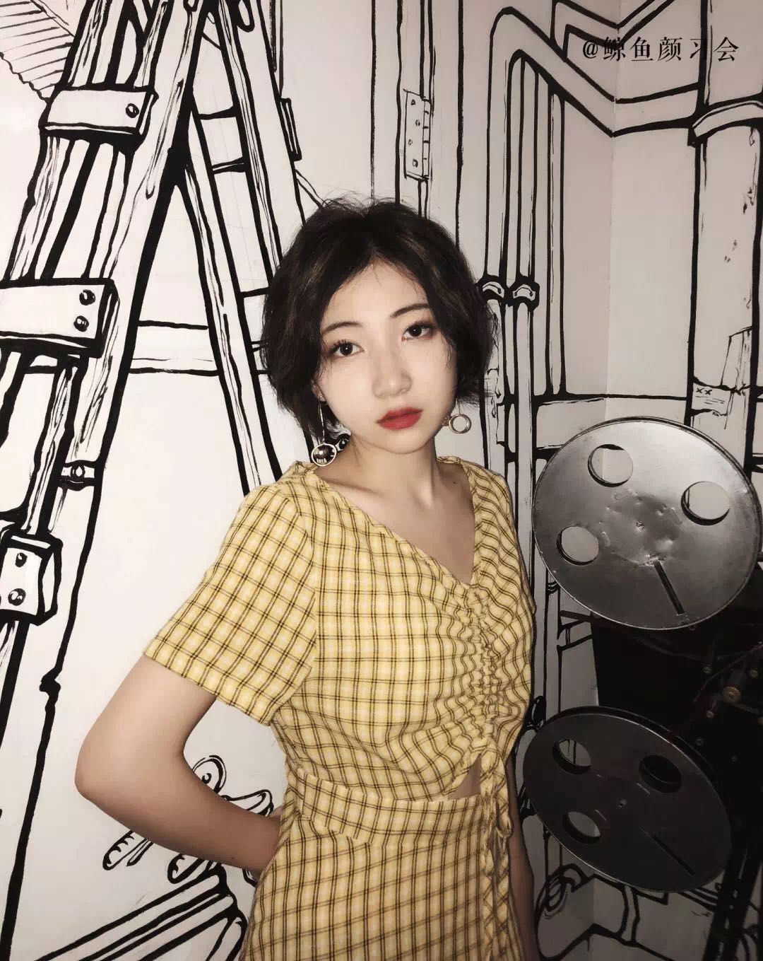 别撩那些只用小辣椒口红的姑娘