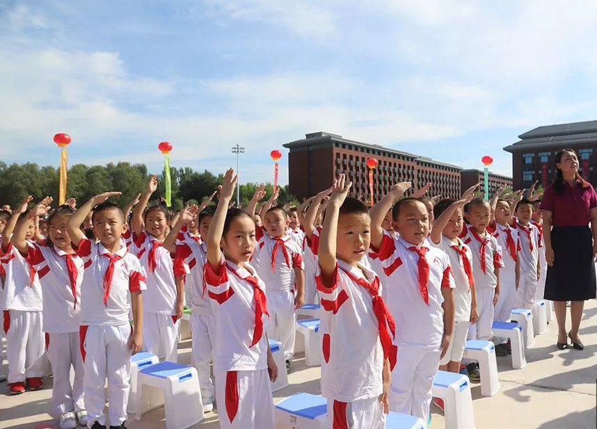 新学期教育方面,新学期全市各学校有序开课