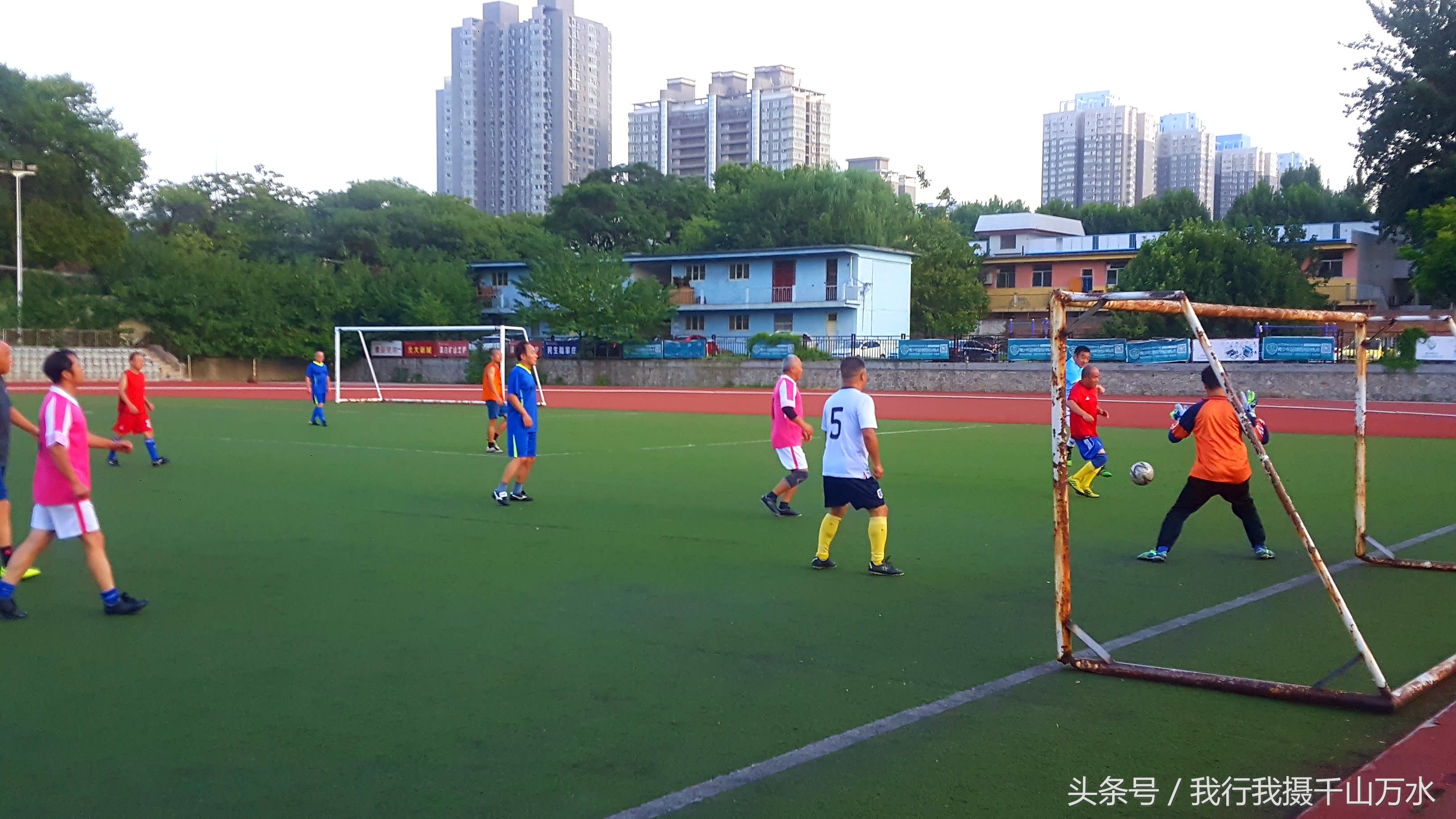 民间健身及尽享足球之乐的好场所——西安西光厂体育场